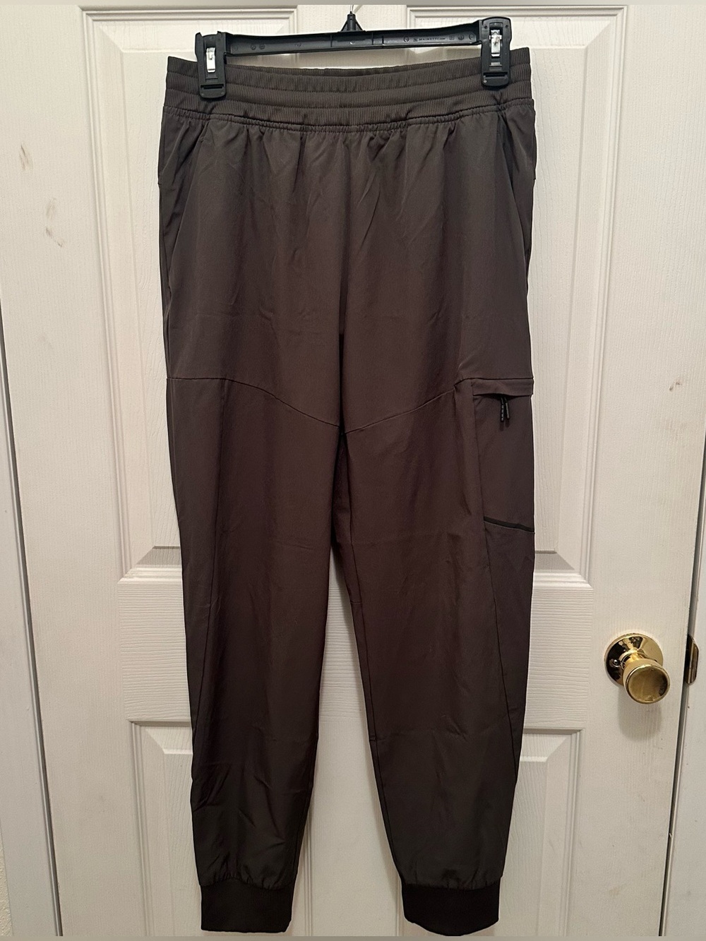 Men’s Apana jogger Size M